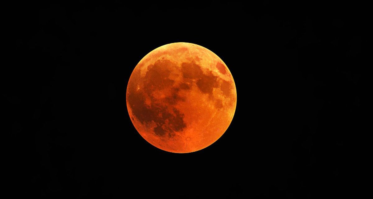 Astronom Jelaskan Artinya “Blood Moon” Saat Holi 2026
