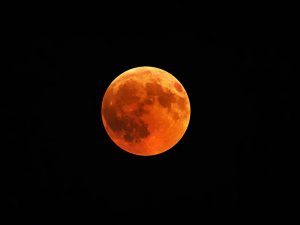 Astronom Jelaskan Artinya “Blood Moon” Saat Holi 2026
