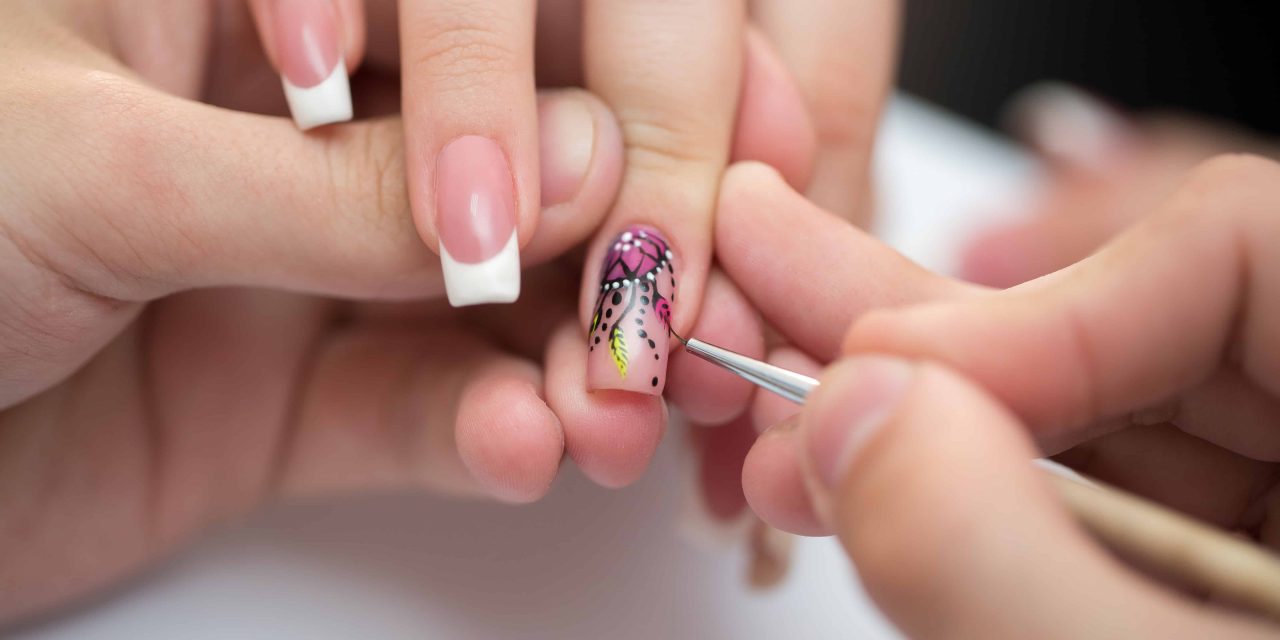 Tren Nail Art 2026: Kuku Jadi Statement Fashion Yang Berani