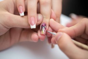 Tren Nail Art 2026: Kuku Jadi Statement Fashion Yang Berani
