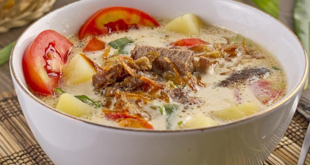 Soto Betawi H. Husen Viral Lagi: Rahasia Kuah Susu Legendaris