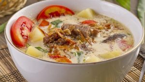 Soto Betawi H. Husen Viral Lagi: Rahasia Kuah Susu Legendaris