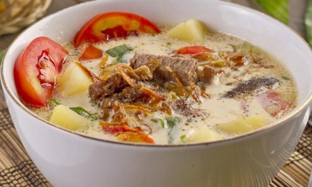 Soto Betawi H. Husen Viral Lagi: Rahasia Kuah Susu Legendaris