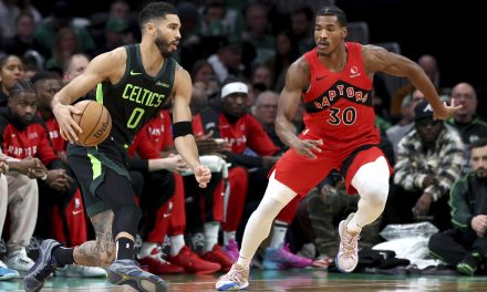 Duet Maut Brown Dan Tatum Tumbangkan Toronto Raptors