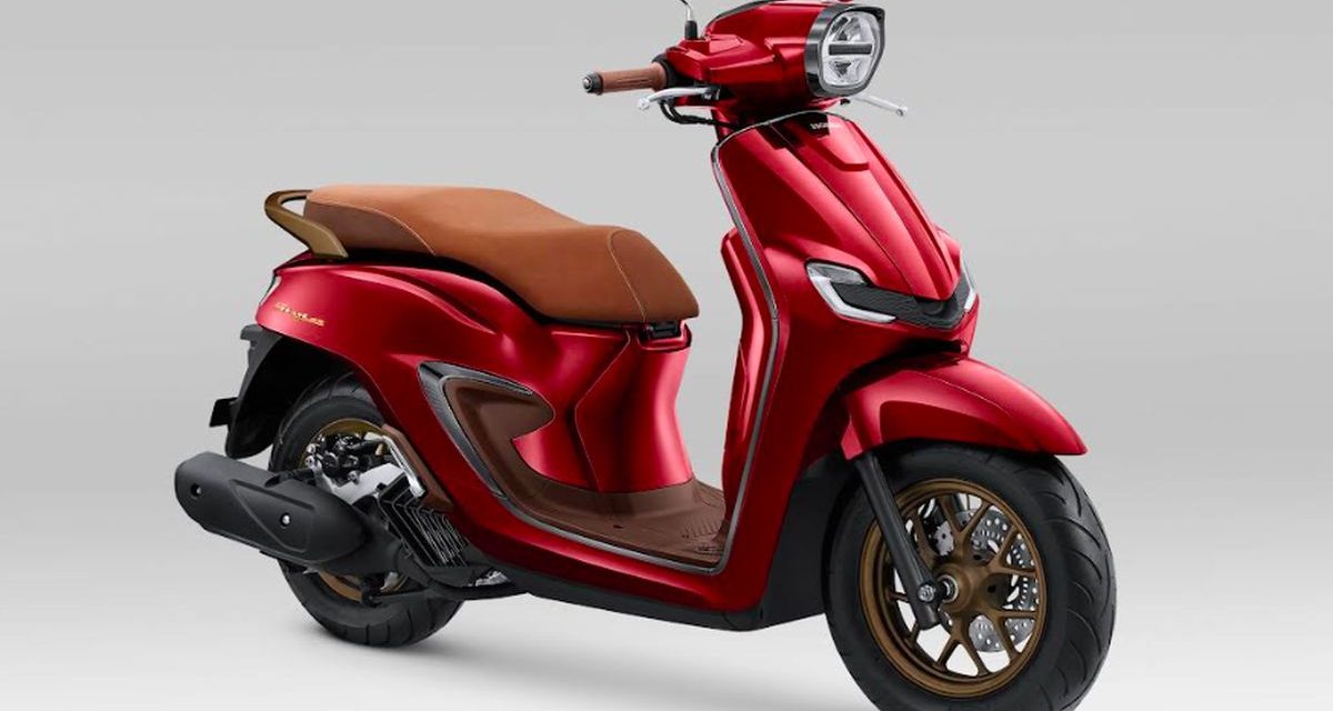 Honda Stylo 160 Burgundy: Warna Spesial Terlihat Lebih Mewah
