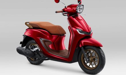 Honda Stylo 160 Burgundy: Warna Spesial Terlihat Lebih Mewah