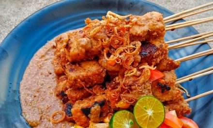 Sate Tempe Bumbu Kacang: Alternatif Kuliner Sehat Naik Daun