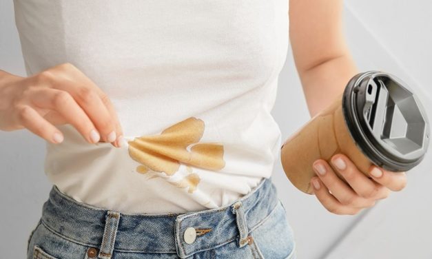 Trik Hilangkan Noda Kopi Di Baju Putih Pakai Air Dingin Dan Cuka