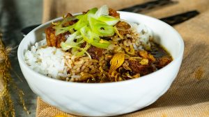 Nasi Grombyang Pemalang, Kuah Hitam Beraroma Kelapa Sangrai