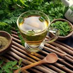 Teh Daun Kelor: Pilihan Minuman Herbal Terbaik Sebelum Tidur