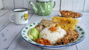 Nasi Megono Pekalongan Yang Bertabur Cacahan Nangka Muda