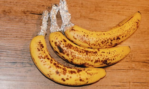 Tips Bungkus Batang Pisang Pakai Aluminium Foil Biar Awet
