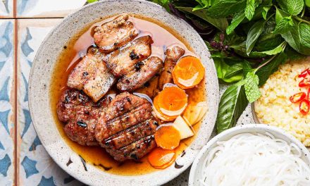 Bun Cha Hanoi: Bihun Babi Bakar Kuah Asam Manis Khas Vietnam