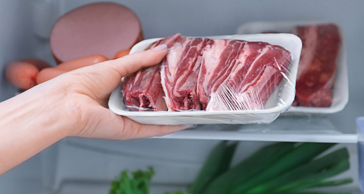 Trik Simpan Daging Awet Di Freezer: Rahasia Lapis Plastic Wrap