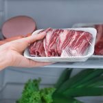 Trik Simpan Daging Awet Di Freezer: Rahasia Lapis Plastic Wrap