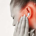 Dokter Spesialis Ungkap Bahaya Pakai Earphone Saat Tidur