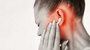 Dokter Spesialis Ungkap Bahaya Pakai Earphone Saat Tidur