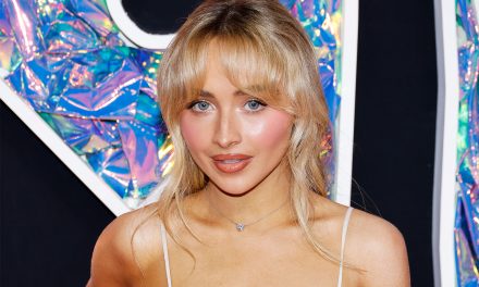 Lagu ‘Espresso’ Sabrina Carpenter Puncaki Tangga Lagu Global
