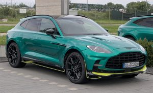 Aston Martin DBX707 AMR23 Edition Rilis Warna Podium Green