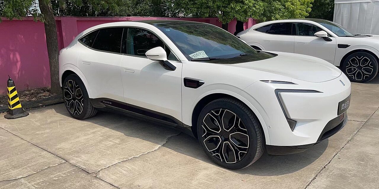 Avatr 11 Coupe EV Pamerkan Fitur Autonomous Parking Cerdas