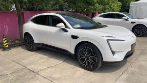 Avatr 11 Coupe EV Pamerkan Fitur Autonomous Parking Cerdas